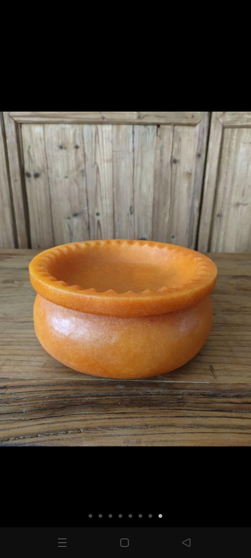 黄龙玉石聚宝盆，颜色鲜艳夺目，玉质细腻通透，居家必备品