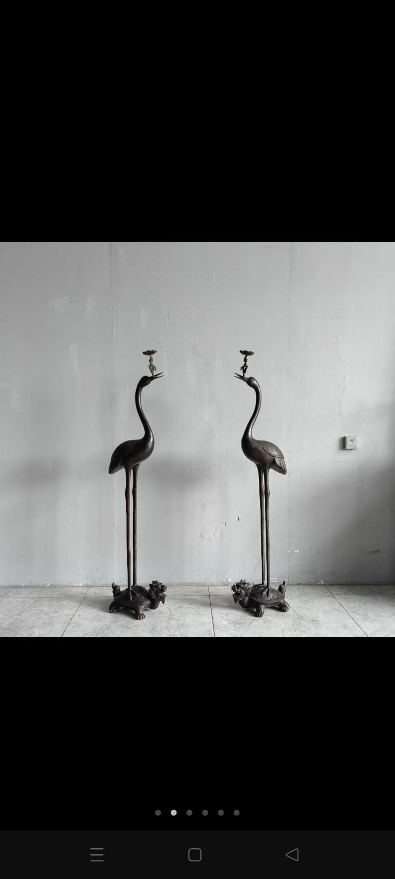 老紫铜龟背鹤～寓意是龟鹤延年，象征长寿、增福添寿，是送礼的上佳之选，尽显主人高雅品味！造型漂亮雕刻精美！布置空间收藏佳器！高154厘米