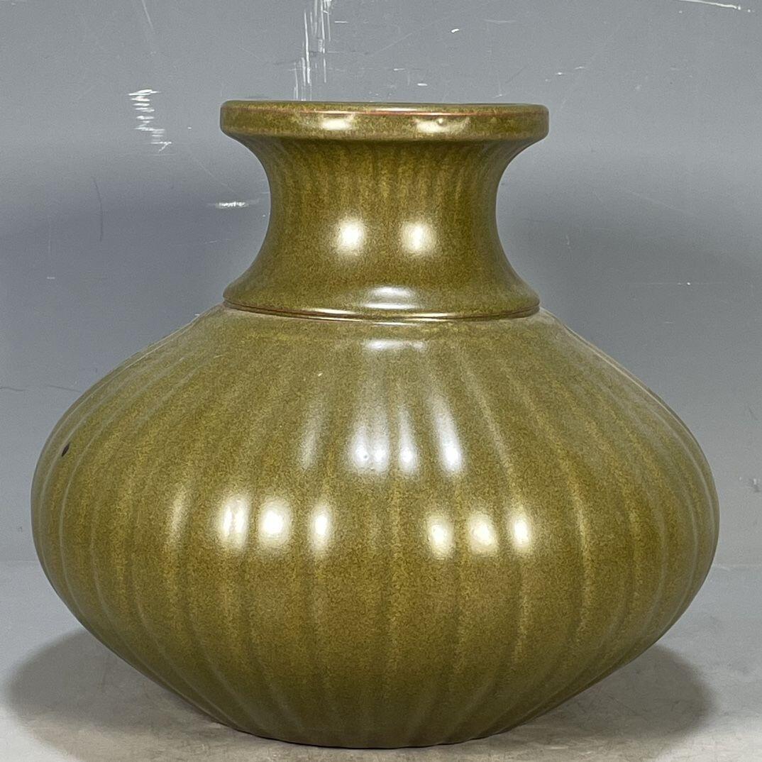 精品老瓷器专场 茶叶末釉瓜棱大肚瓶
