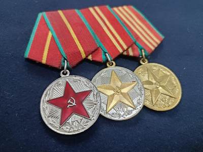 时顺第二十三拍 - 苏联克格勃版圆满服役奖章一套，一二三级，十分少见