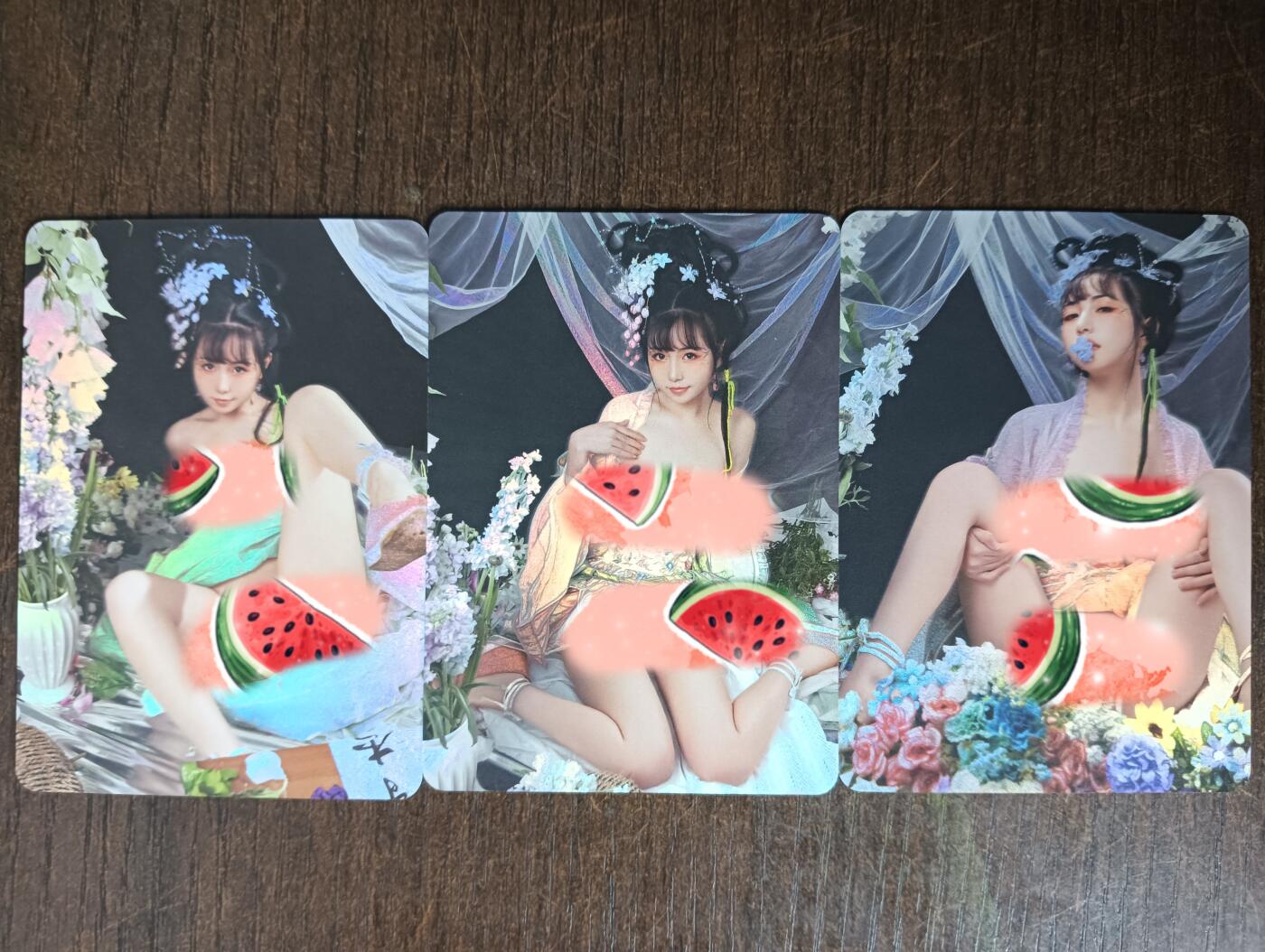 花开卡拍第40期（9月28号周日截拍，品控勿拍!!!拍品不寄存，运费5元，自制卡难免瑕疵，可能存在轻微撞角爆边等出厂瑕疵，品控介意勿拍！） 墨卡文创 COS番外 3张 艺术版 折光彩闪