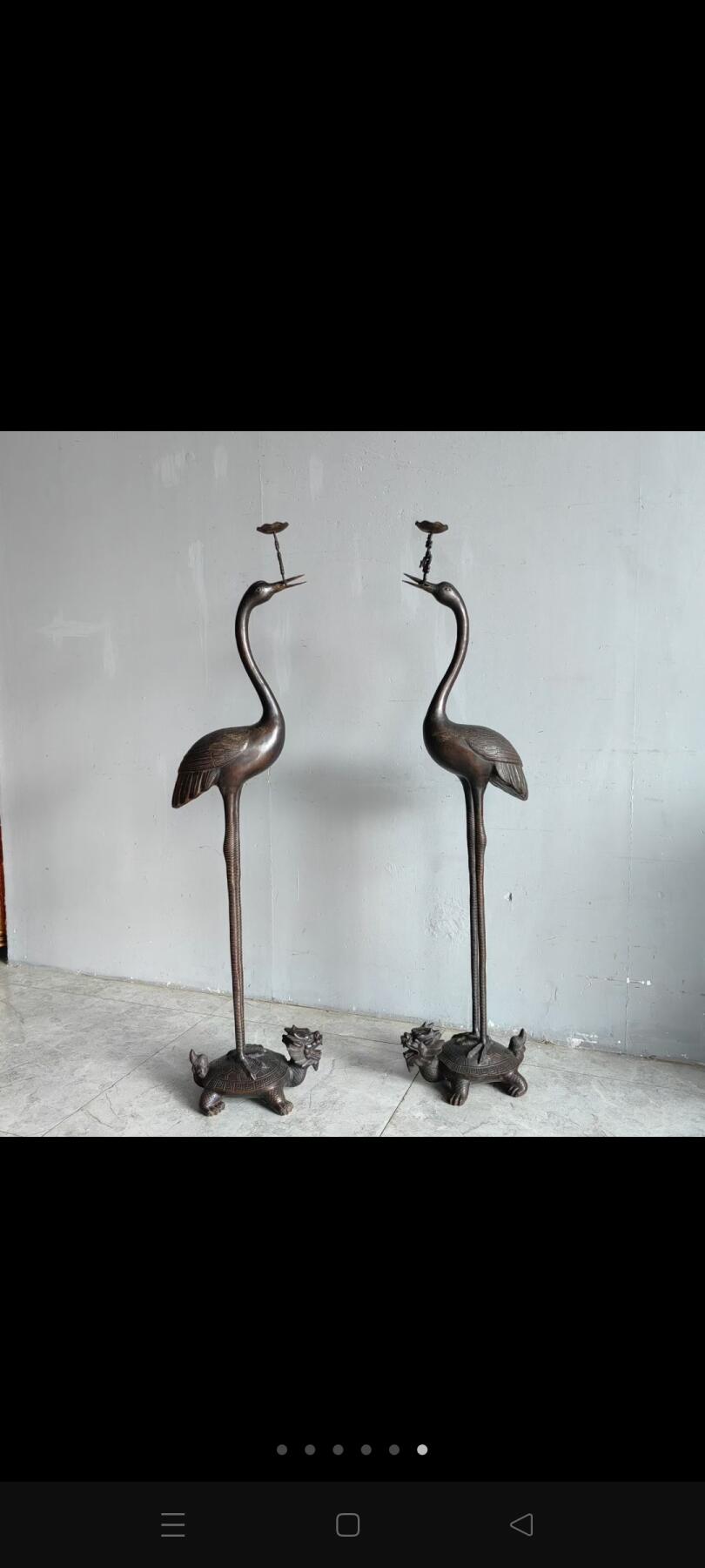 老紫铜龟背鹤～寓意是龟鹤延年，象征长寿、增福添寿，是送礼的上佳之选，尽显主人高雅品味！造型漂亮雕刻精美！布置空间收藏佳器！高154厘米