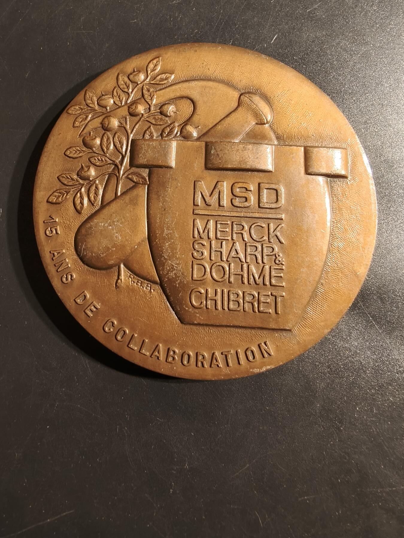 老王徽章第152期 法国默克公司（Merck & Co., Inc.）15年合伙人大铜章    直径81mm.   重量264.4g