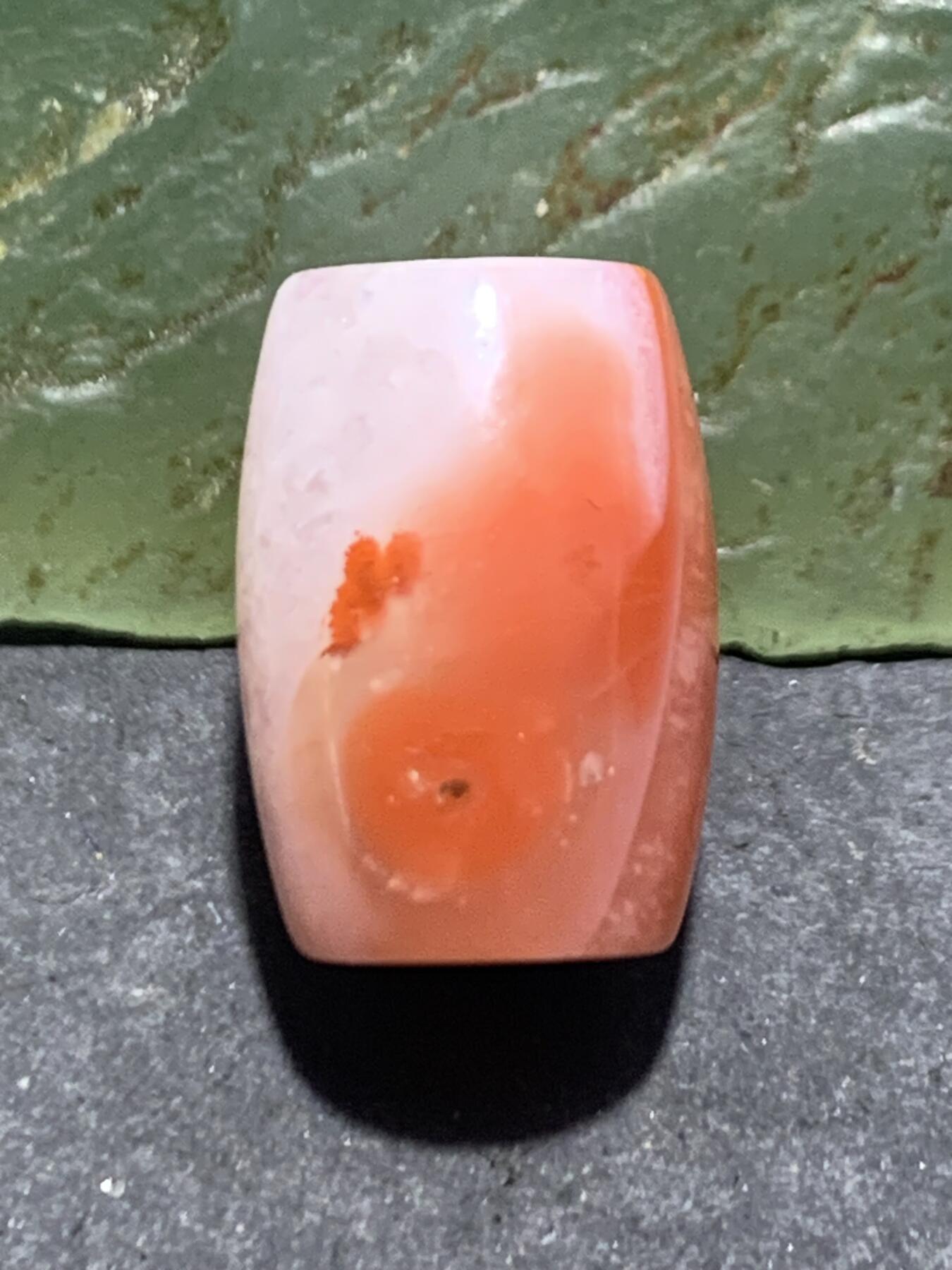 川料红白南红玛瑙桶珠一颗！