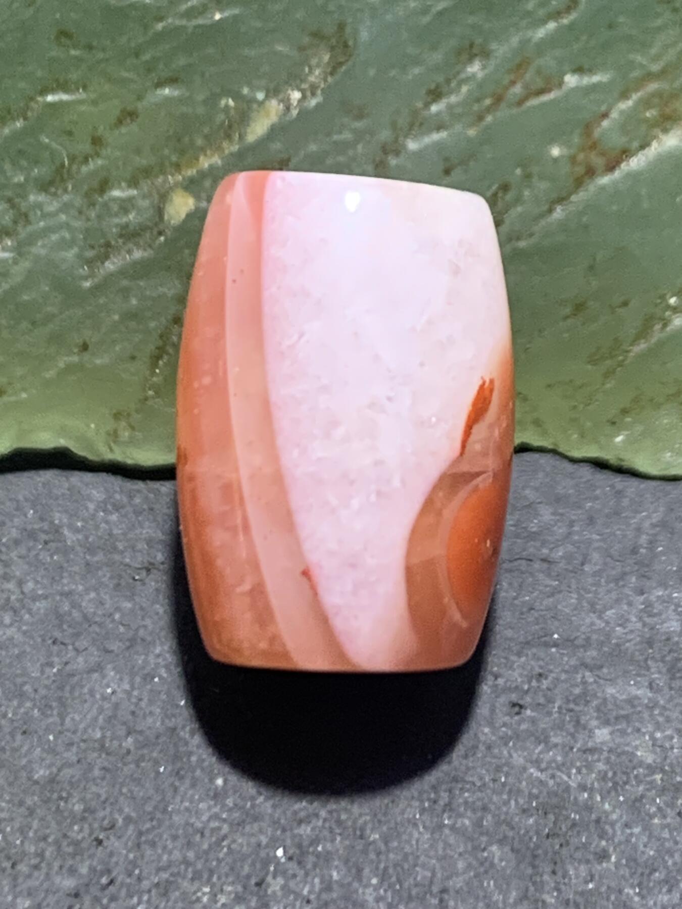 川料红白南红玛瑙桶珠一颗！