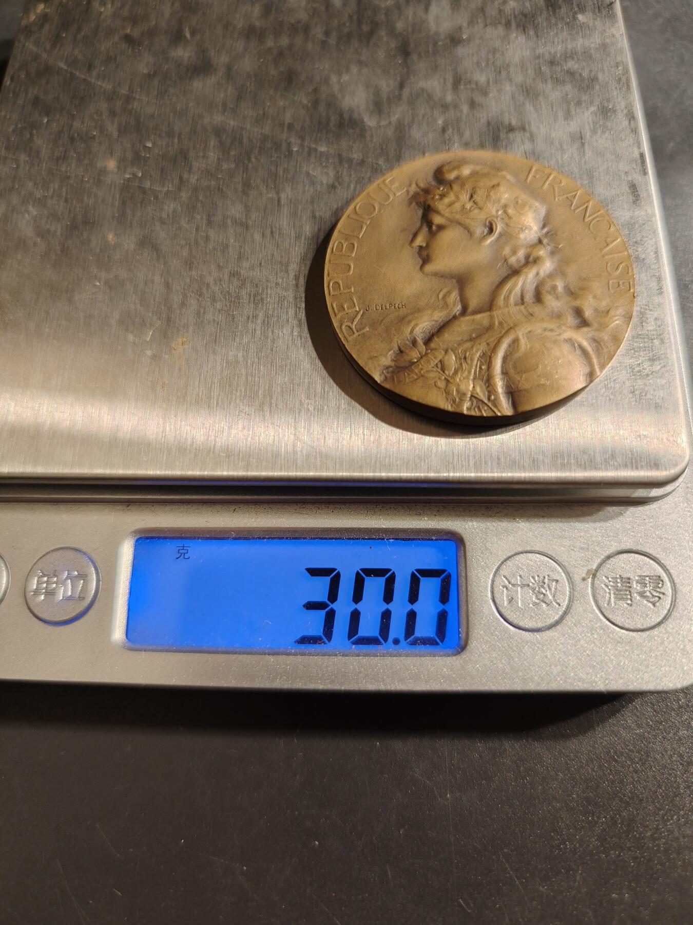老王徽章第152期 法国玛丽安娜大铜章     带盒子      直径40mm.   重量30g