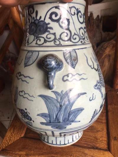 明代青花麒麟象耳尊，完整，画工好，器型漂亮，品相完整，见图示 - 明代青花麒麟象耳尊，完整，画工好，器型漂亮，品相完整，见图示