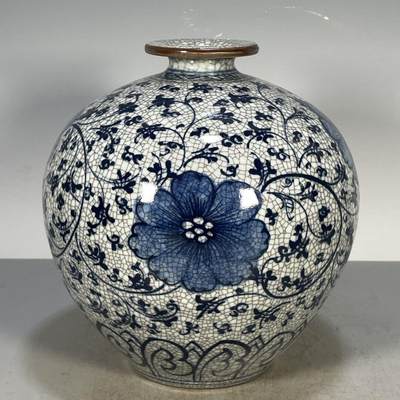 精品老瓷器专场 - 官字款开片青花花卉图纹花瓶摆件