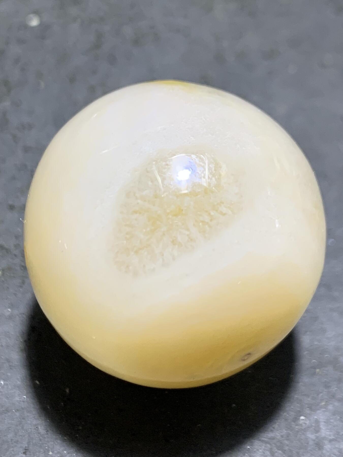 精美冰飘冻料高玉化战国红玛瑙随形大圆珠一颗！