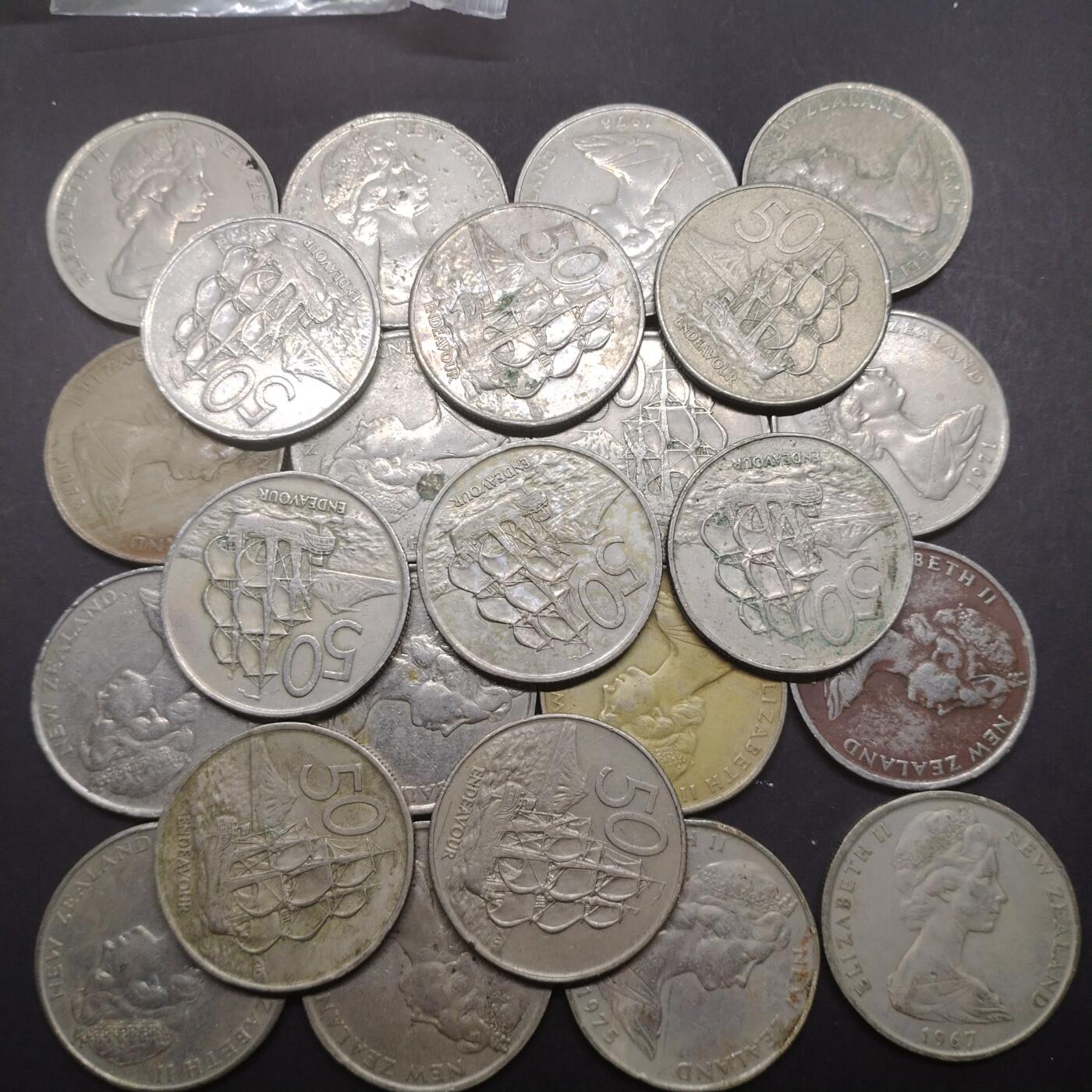 大帆船 新西兰50分硬币 女王钱币 直径31.75mm 年份随机 重13.61g