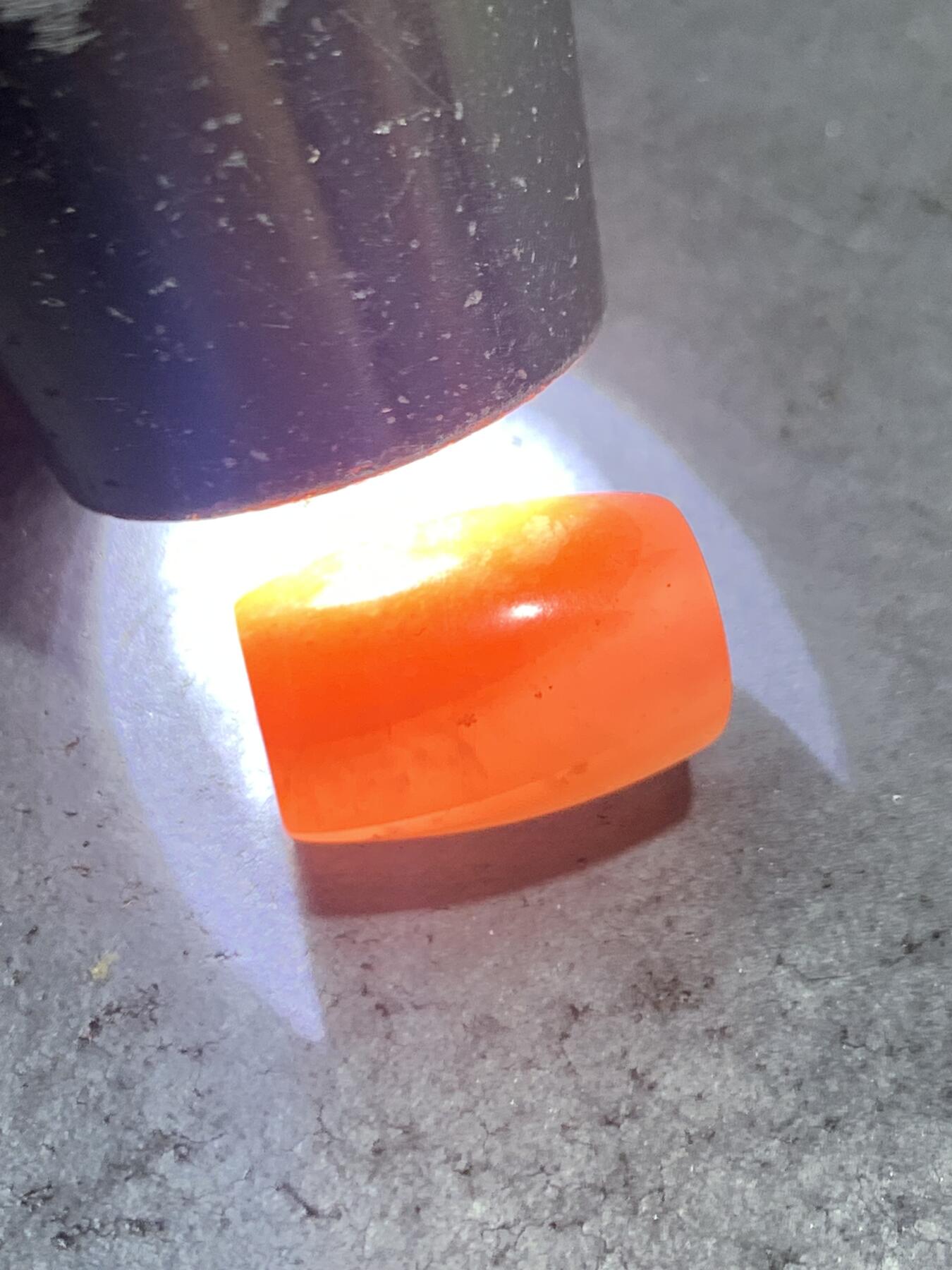 川料红白南红玛瑙桶珠一颗！