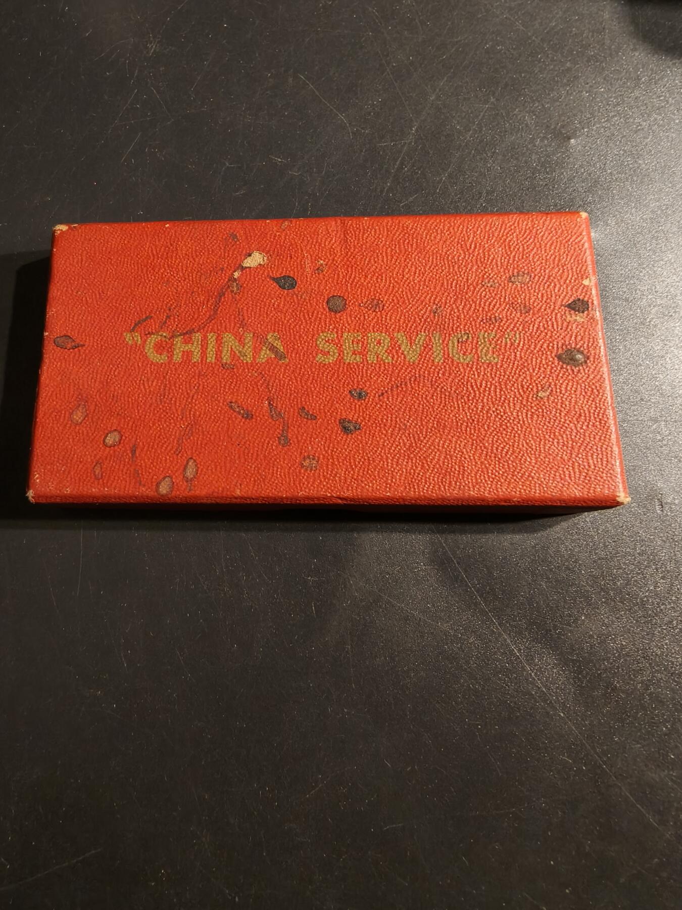 老王徽章第152期 美国海军二战中国服役奖章     原盒带油纸
