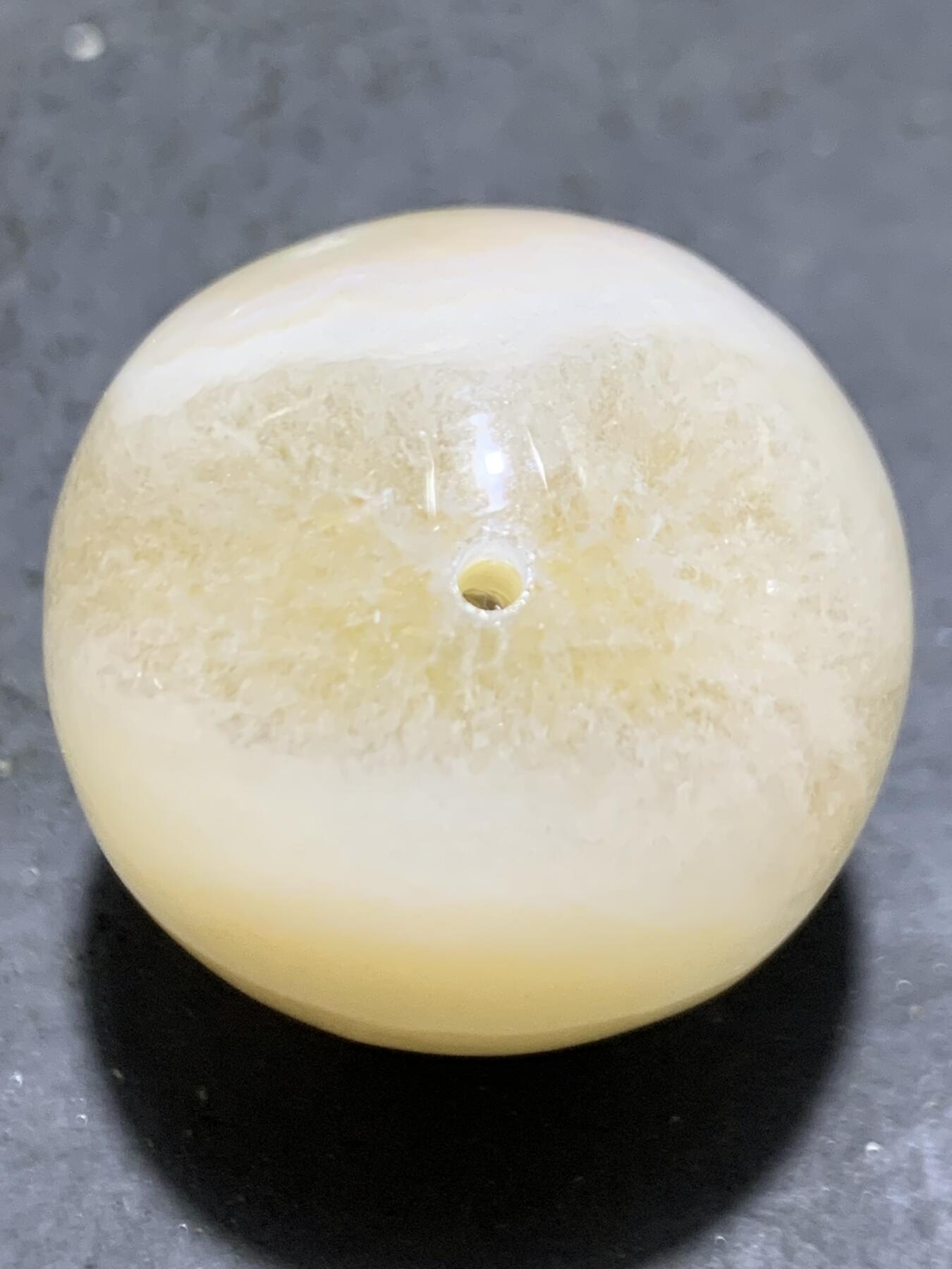 精美冰飘冻料高玉化战国红玛瑙随形大圆珠一颗！