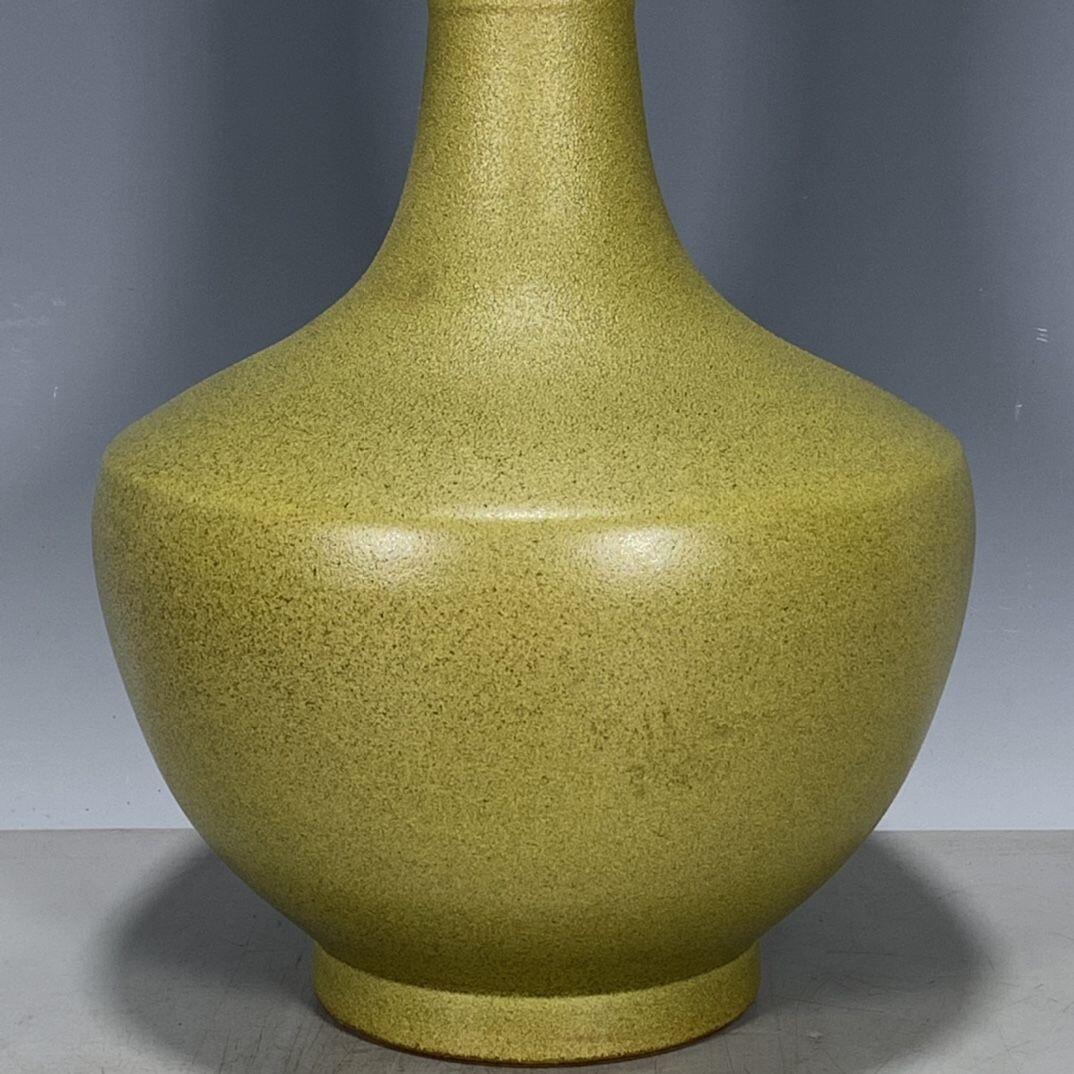 精品老瓷器专场  茶叶末釉蒜头折肩瓶