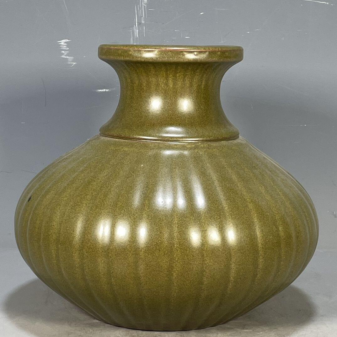 精品老瓷器专场 茶叶末釉瓜棱大肚瓶
