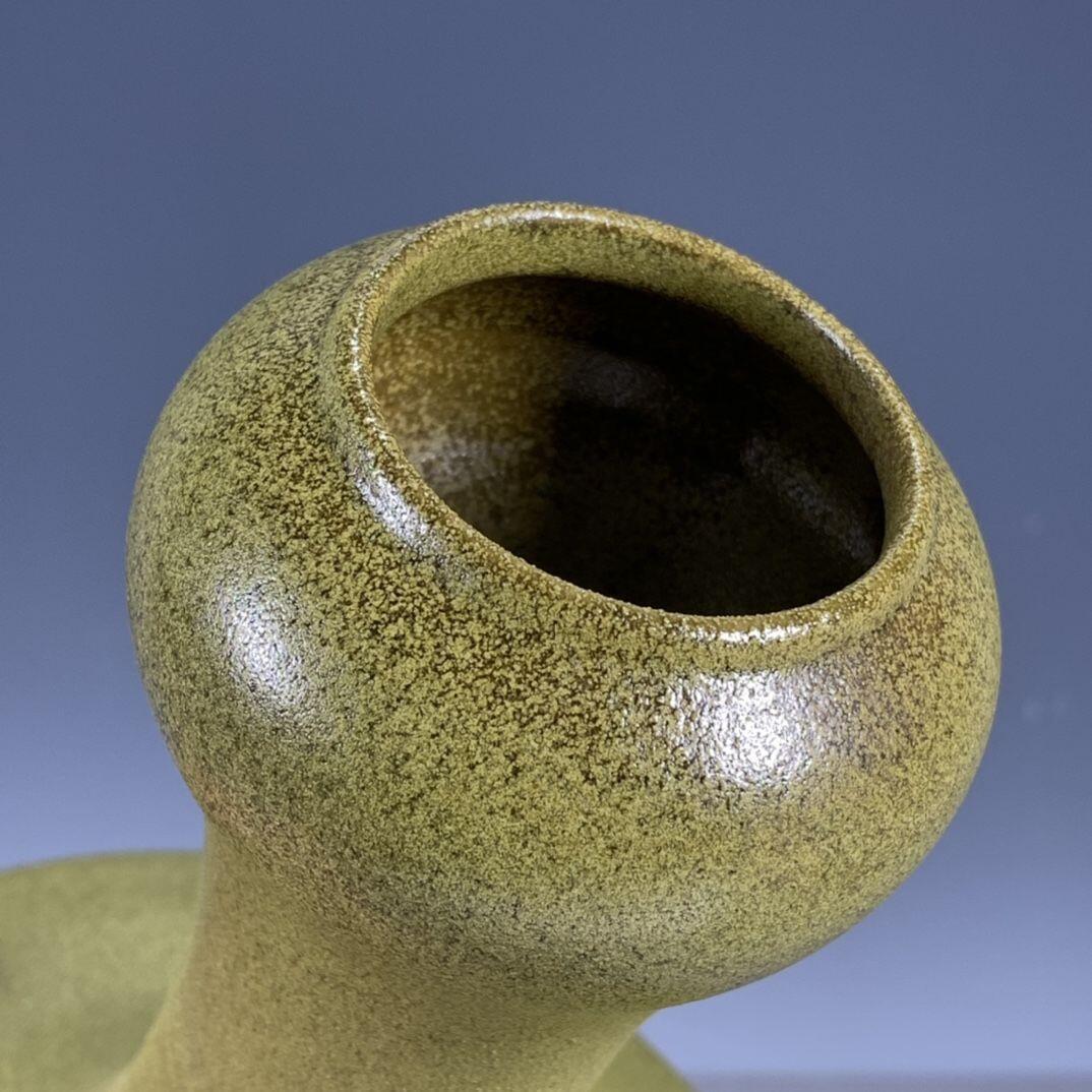 精品老瓷器专场  茶叶末釉蒜头折肩瓶
