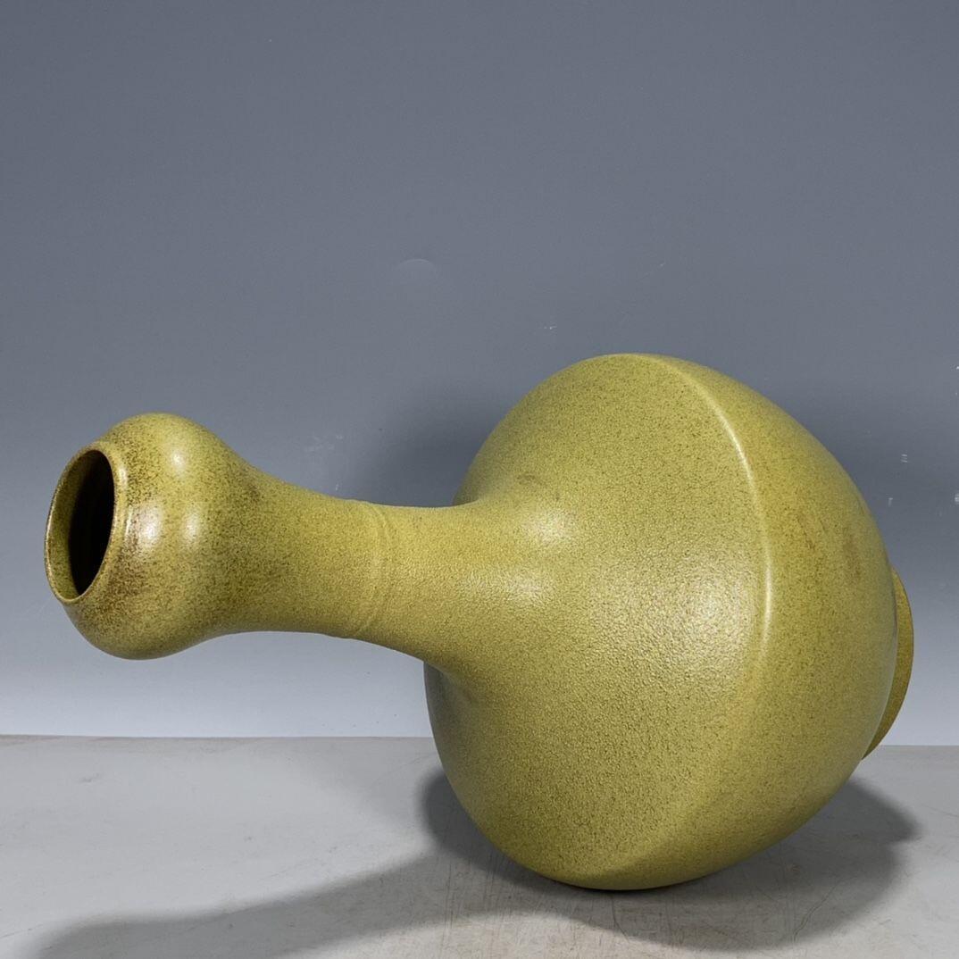 精品老瓷器专场  茶叶末釉蒜头折肩瓶