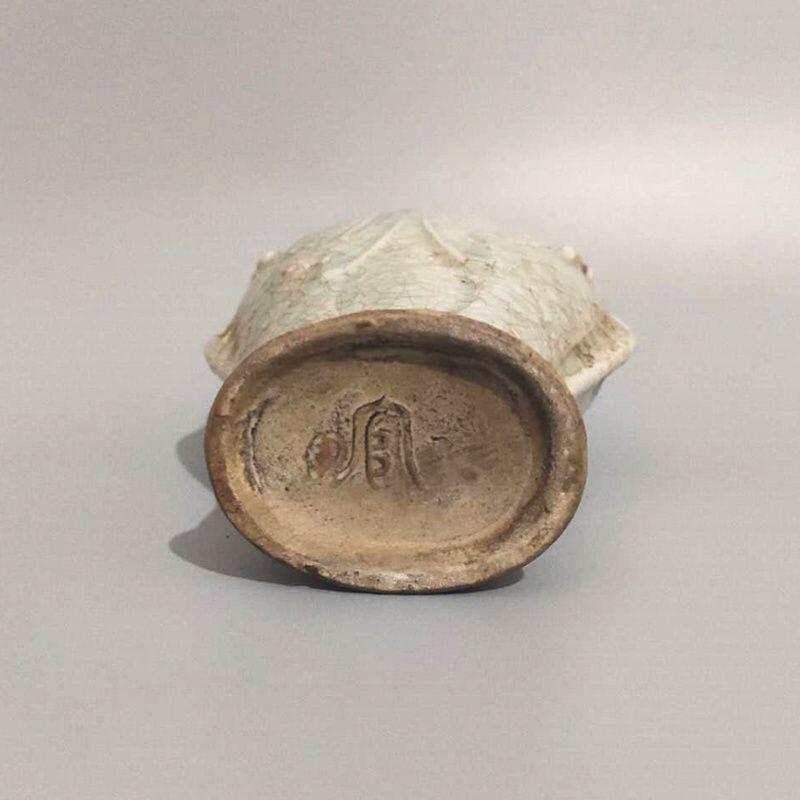 杂相（2） 影青裂纹釉双鱼瓶 19*12