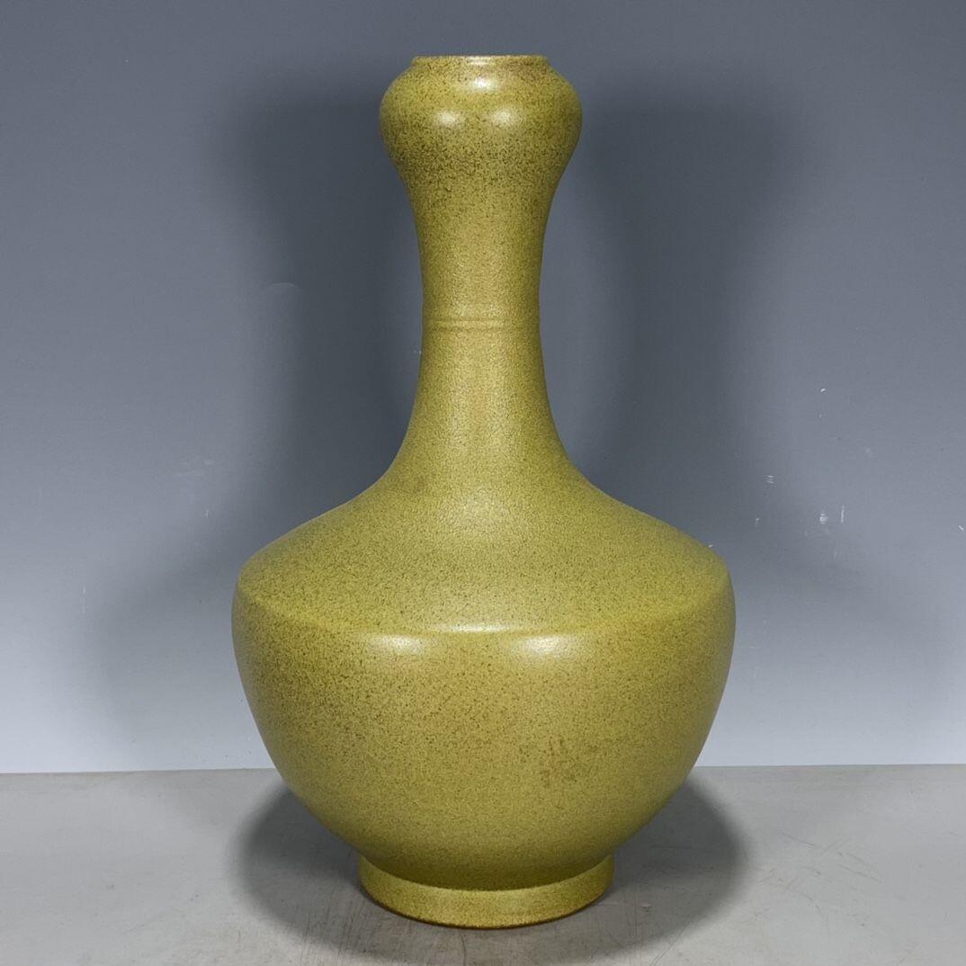 精品老瓷器专场  茶叶末釉蒜头折肩瓶