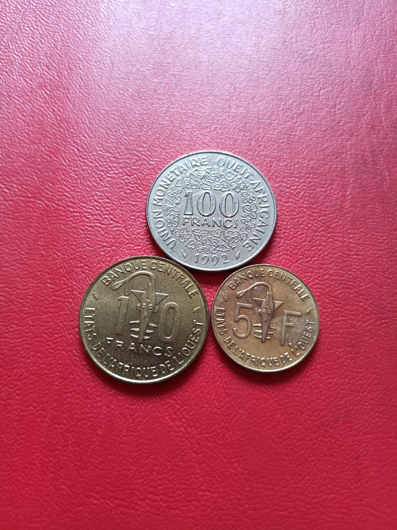 【云涧收藏】第六十六场 西非1992年5、10、100法朗3枚