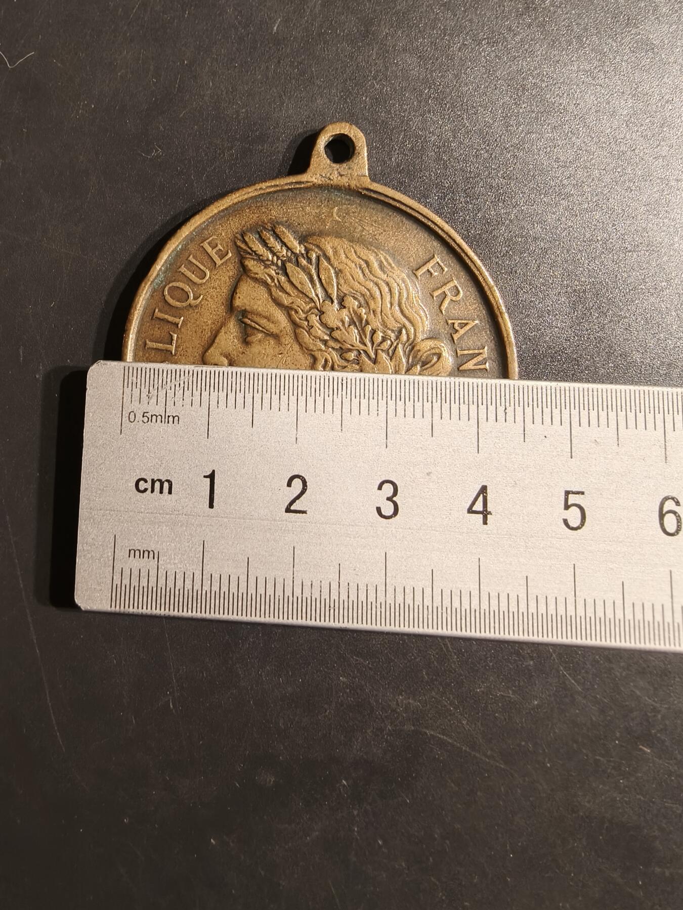 老王徽章第152期 法国1889年第三共和国抽签服役大型奖章     直径45mm.   重量32.2g