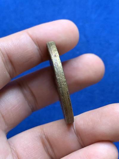 《竞宝斋》第423场 周日，周一，周二  3场连拍 （全场包邮） 美女与花卉纪念章，直径：37.7mm，重量：27.6克。细节见图