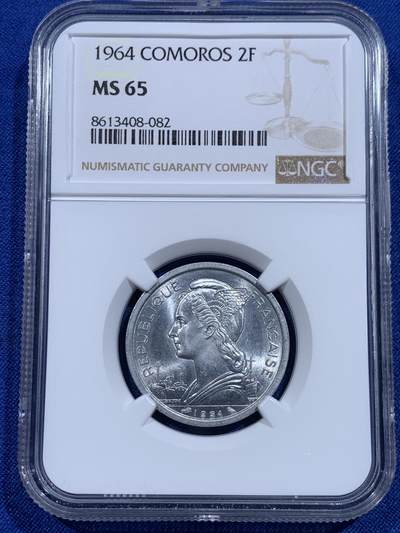《竞宝斋》第423场 周日，周一，周二  3场连拍 （全场包邮） 两枚一组 NGC MS65/63 1964科摩罗2/1法郎 少见铝币 高分不易 图案富有法属风情 可藏 细节见图