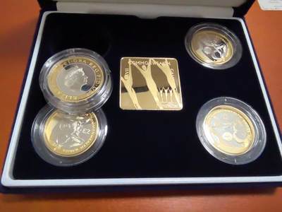 长老汇蛇年精选第五十四场拍卖 2002英国曼切斯特英联邦运动会4枚套装——英格兰+苏格兰+威尔士+北爱尔兰2英镑镀金精制银币，盒证全，稀少品种