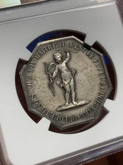 《竞宝斋》第423场 周日，周一，周二  3场连拍 （全场包邮） NGC MS63 高分 法国双面神-爱神丘比特银质八角代币 31mm