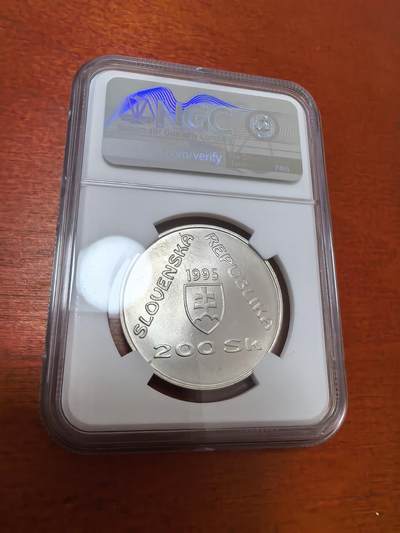 长老汇蛇年精选第五十四场拍卖 1995 斯洛伐克布拉迪斯拉发有轨电车200克朗银币，NGC MS66分，季军分，更高分3枚
