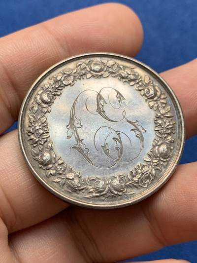 《竞宝斋》第423场 周日，周一，周二  3场连拍 （全场包邮） 1875年法国婚礼银章 高浮雕 21.6克 36.9mm 蜜蜂银标