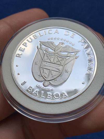 《竞宝斋》第423场 周日，周一，周二  3场连拍 （全场包邮） 巴拿马1976年精制巴波亚大银币 26.7克 925银