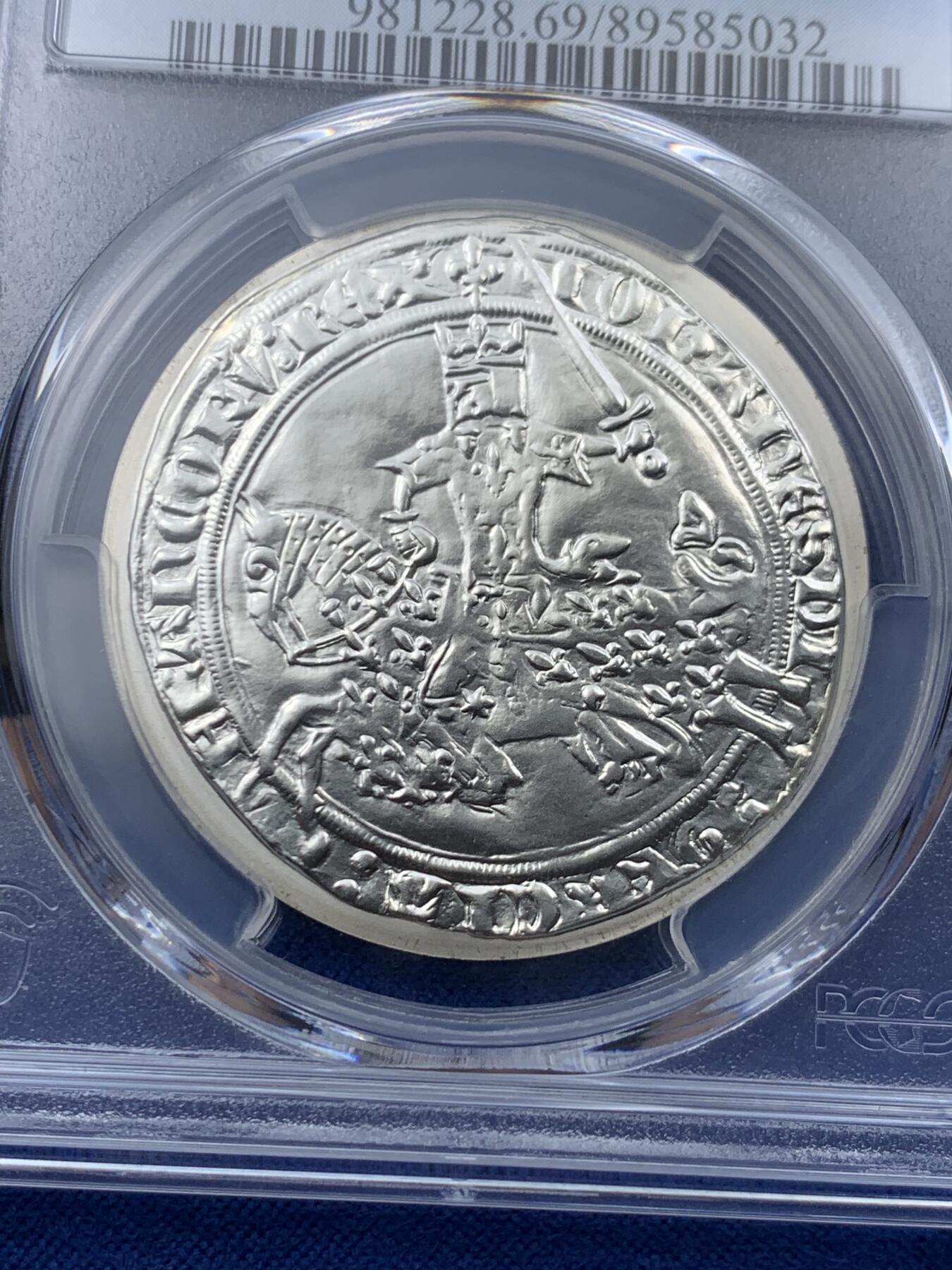 《竞宝斋》第423场 周日，周一，周二  3场连拍 （全场包邮） 冠军分 PCGS PR69DCAM 法国2000年10法郎银币，发行量仅1662枚，克劳斯目录未记录出谱品种，正面采用特殊工艺有别于普通精制工艺，图案为在1360年，为了筹集资金以赎回被英军俘虏的国王法约翰二世(Jeanllle Bon)，国首次发行的法郎--骑马法郎(franc à cheval)PCGS唯一评级记录。