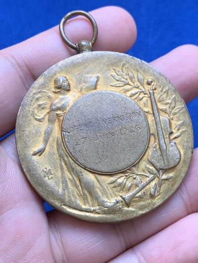 《竞宝斋》第423场 周日，周一，周二  3场连拍 （全场包邮） 1926年法国音乐节镀金铜章 53.9克 49.8mm