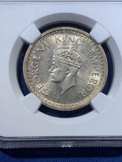 《竞宝斋》第423场 周日，周一，周二  3场连拍 （全场包邮） NGC MS62 英属印度1945年乔治六世1卢比L版 拉合尔厂少见 不是常见的B或者C版