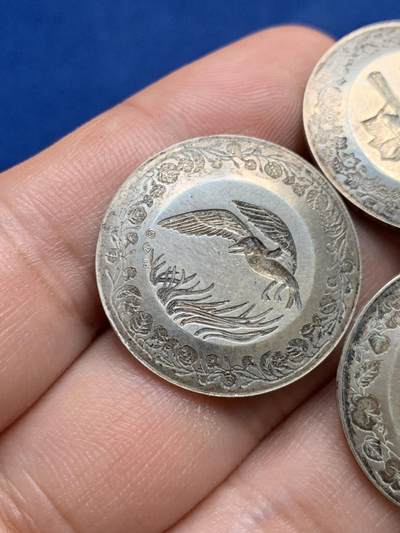 《竞宝斋》第423场 周日，周一，周二  3场连拍 （全场包邮） 三枚一组 法国私人定制鸟类银章 带有80%含银量银标 总重13克 25.8mm