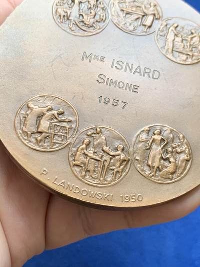 《竞宝斋》第423场 周日，周一，周二  3场连拍 （全场包邮） 1950年法国工会纪念大铜章 244.9克 79.4mm 丰饶角铜标