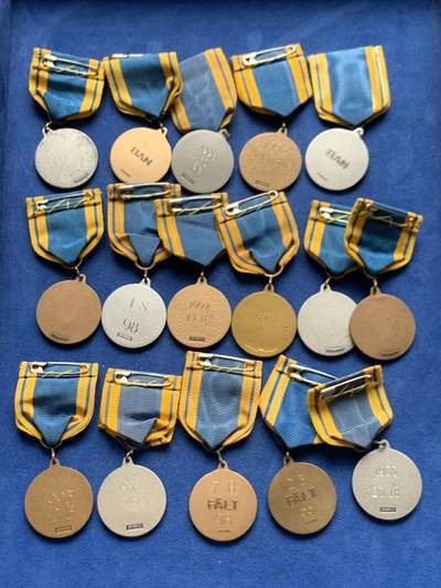 《竞宝斋》第423场 周日，周一，周二  3场连拍 （全场包邮） 瑞典射击节奖章，全部16枚，单个直径31mm，总重约272.5克。