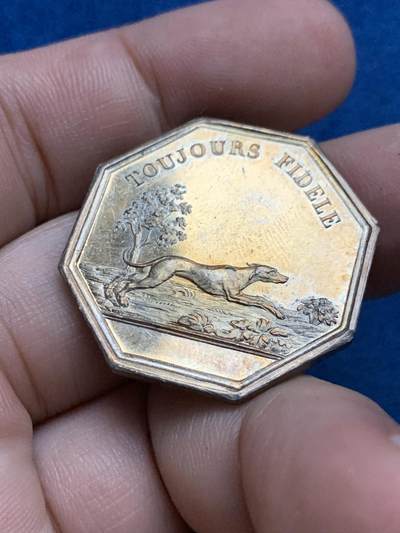 《竞宝斋》第423场 周日，周一，周二  3场连拍 （全场包邮） 法国寓言故事八角银质代币，30.1MM，12.75克，早期油灯边铭