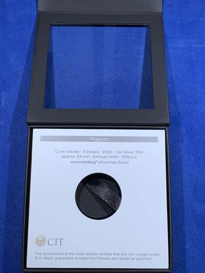 《竞宝斋》第423场 周日，周一，周二  3场连拍 （全场包邮） NGC MS70ANTIQUED 库克2022年发行古希腊货币3（超高浮雕飞马设计）仿古银币（CIT重现千年历史货币复刻：1盎司克重，999纯银，33MM，限量999枚，盒证齐全）加厚盒