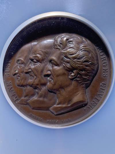 《竞宝斋》第423场 周日，周一，周二  3场连拍 （全场包邮） NGC MS63BN 法国《自然史通用大辞典》纪念铜章 高浮雕 早期船首铭 加大加厚盒