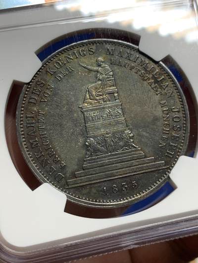 《竞宝斋》第423场 周日，周一，周二  3场连拍 （全场包邮） NGC UNC 德国 巴伐利亚 1835年 马克西米利安·约瑟夫国王纪念碑 泰勒银币 细节 包浆不错 性价比之选