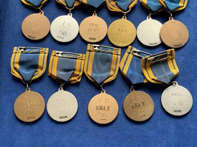 《竞宝斋》第423场 周日，周一，周二  3场连拍 （全场包邮） 瑞典射击节奖章，全部16枚，单个直径31mm，总重约272.5克。