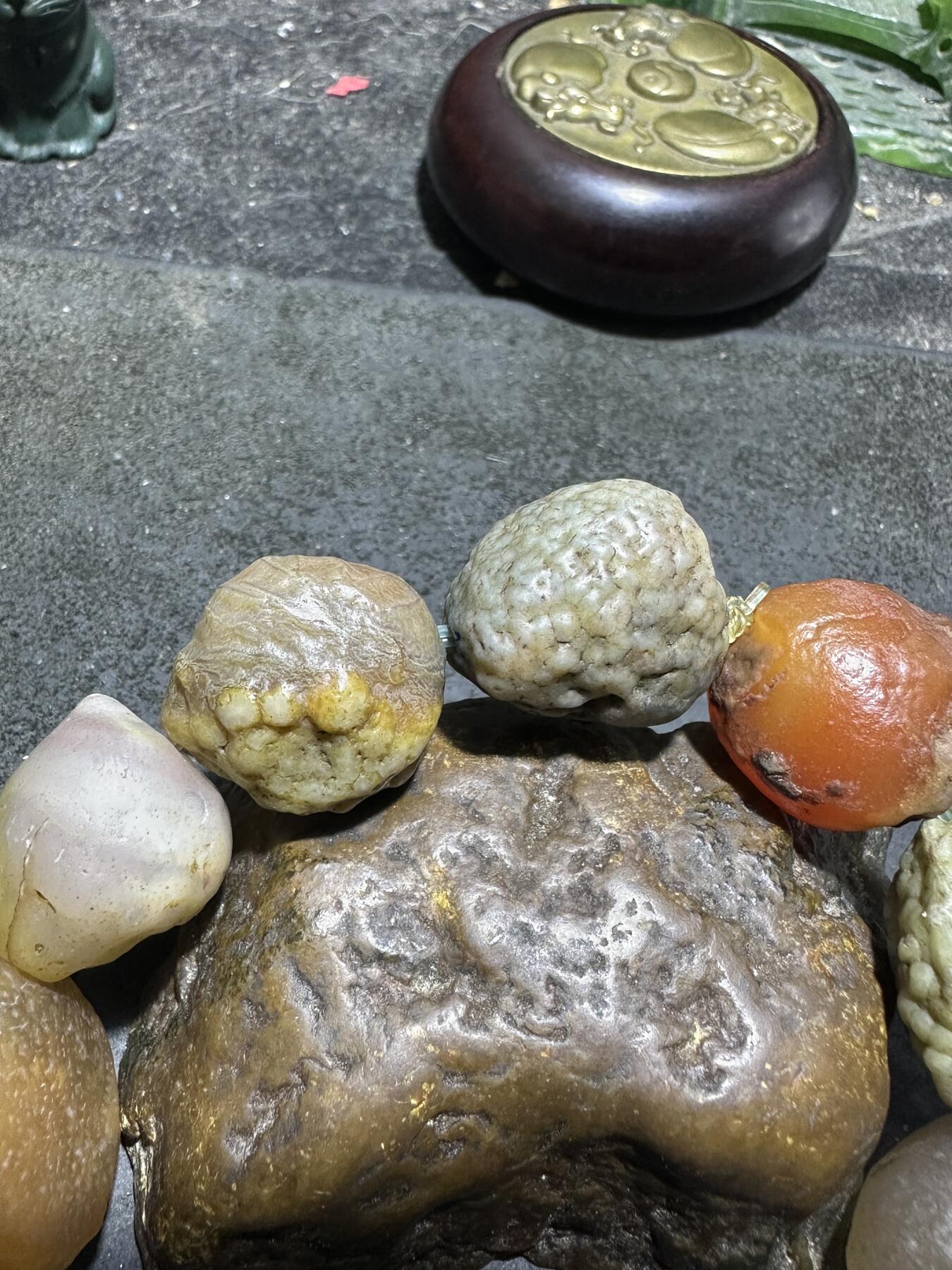 精美多宝阿拉善玛瑙大颗粒原石手串一条，