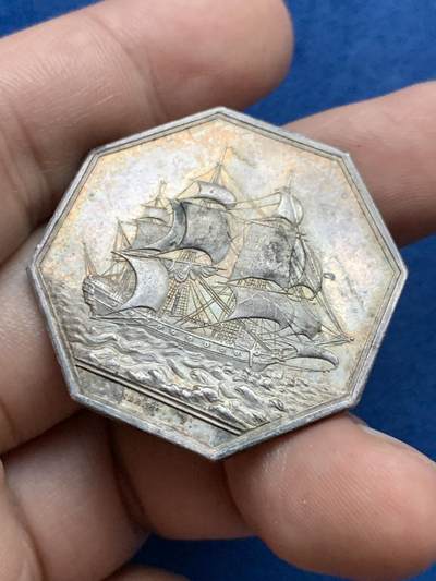 《竞宝斋》第423场 周日，周一，周二  3场连拍 （全场包邮） 法国巴黎商会八角银质代币，36MM，17.8克，早期无边铭，海事八角越来越难看到