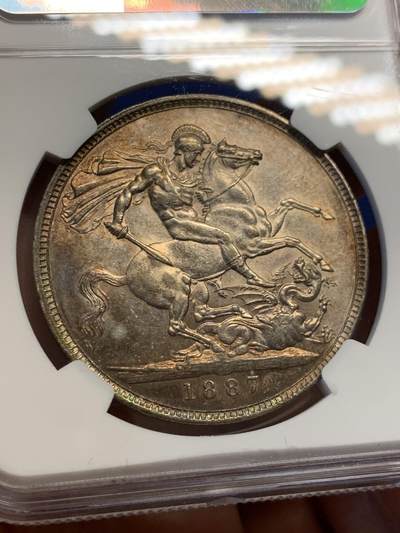《竞宝斋》第423场 周日，周一，周二  3场连拍 （全场包邮） NGC AU58 英国1887年维多利亚高冠马剑克朗银币 包浆厚重 味道好