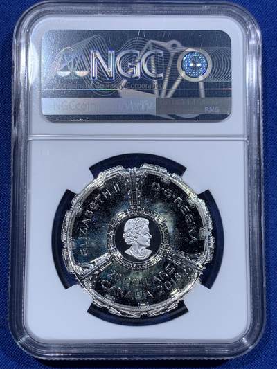 《竞宝斋》第423场 周日，周一，周二  3场连拍 （全场包邮） NGC PF70UC 加拿大2018年星际迷航深空九号星舰20加元异形双面精制彩色银币（30.75克重，9999纯银，36.15MM，全球限量4500枚、盒证齐全）重温科幻经典！80后的集体回忆~