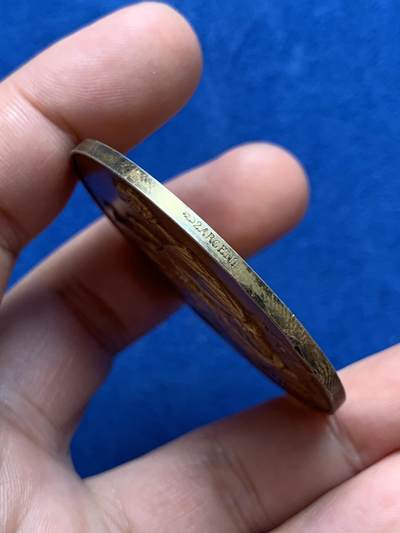 《竞宝斋》第423场 周日，周一，周二  3场连拍 （全场包邮） 法国1929年工业女神工业部镀金大银章，丰饶角2AR边铭，49.7mm，59.5克