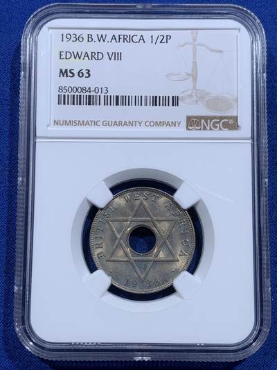 《竞宝斋》第423场 周日，周一，周二  3场连拍 （全场包邮） 两枚一组 NGC MS64 英属西非1936年爱德华八世1/2便士镍币 爱八经典品种 高分少见