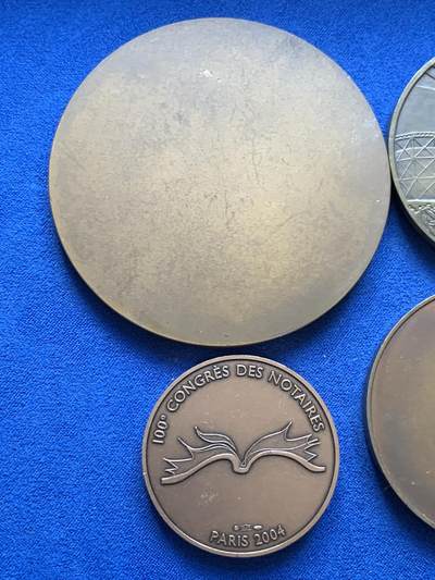 《竞宝斋》第423场 周日，周一，周二  3场连拍 （全场包邮） 五枚一组 外国纪念铜章 41.2mm-75mm 总重约382.5克